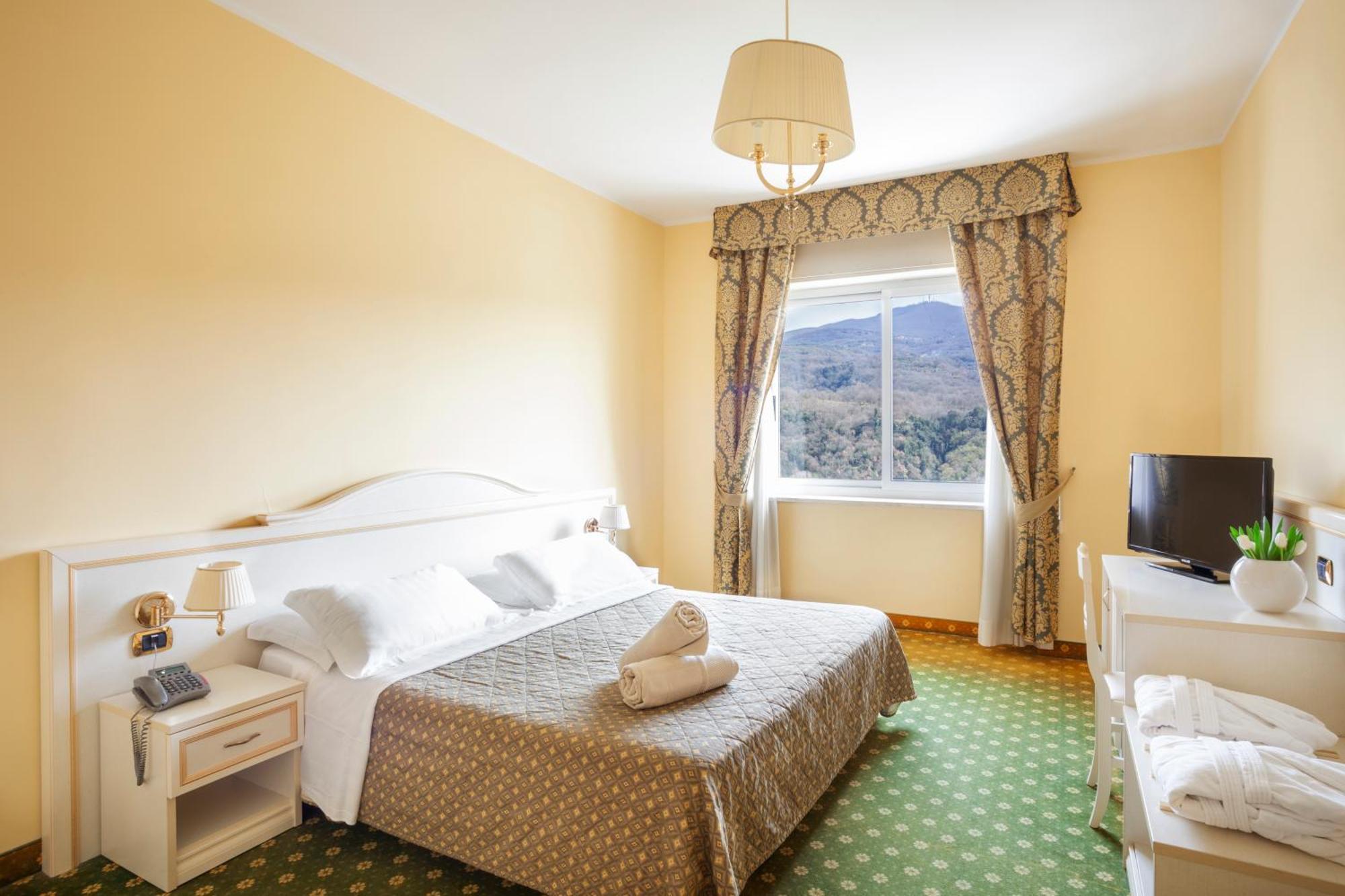 Complesso Termale Vescine Hotel Castelforte Exterior foto